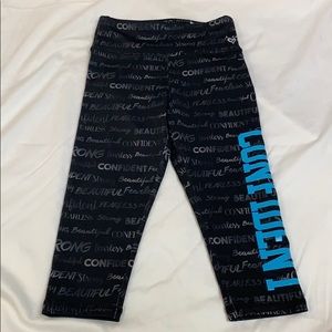 Girls ankle pants (short pants).
